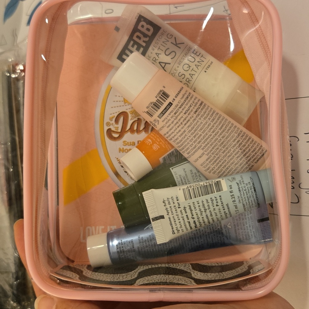 Pink Sol Bag with 6 Mini Skincare Items